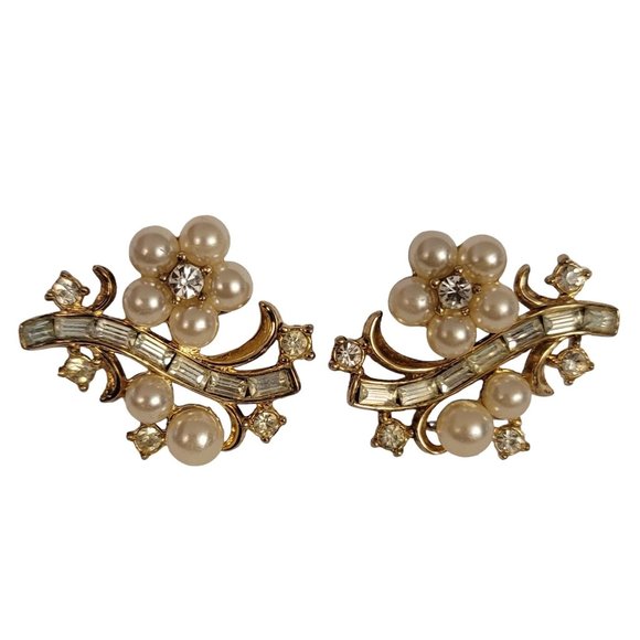 Trifari Vintage Gold Tone Faux Pearl Clear Baguette Rhinestone Clip Earrings E08 - Picture 12 of 12